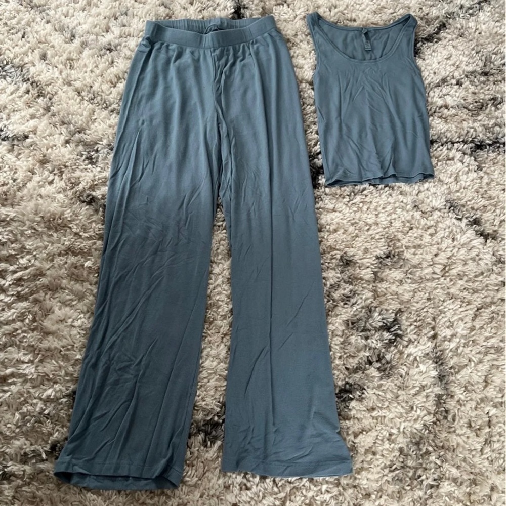 Skims Loungewear set